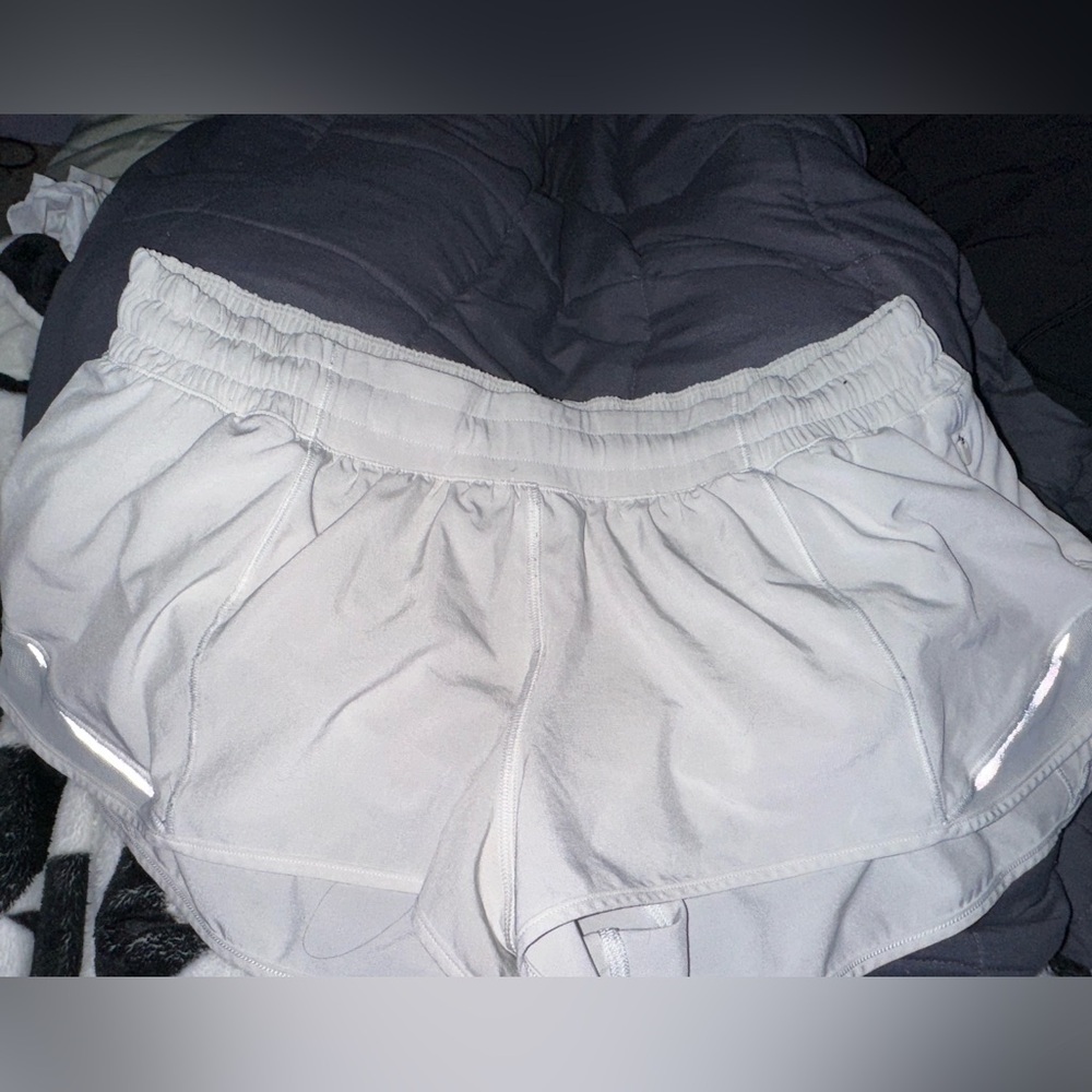 Off white Lululemon hotty hot shorts size 12, 2.5 inseam